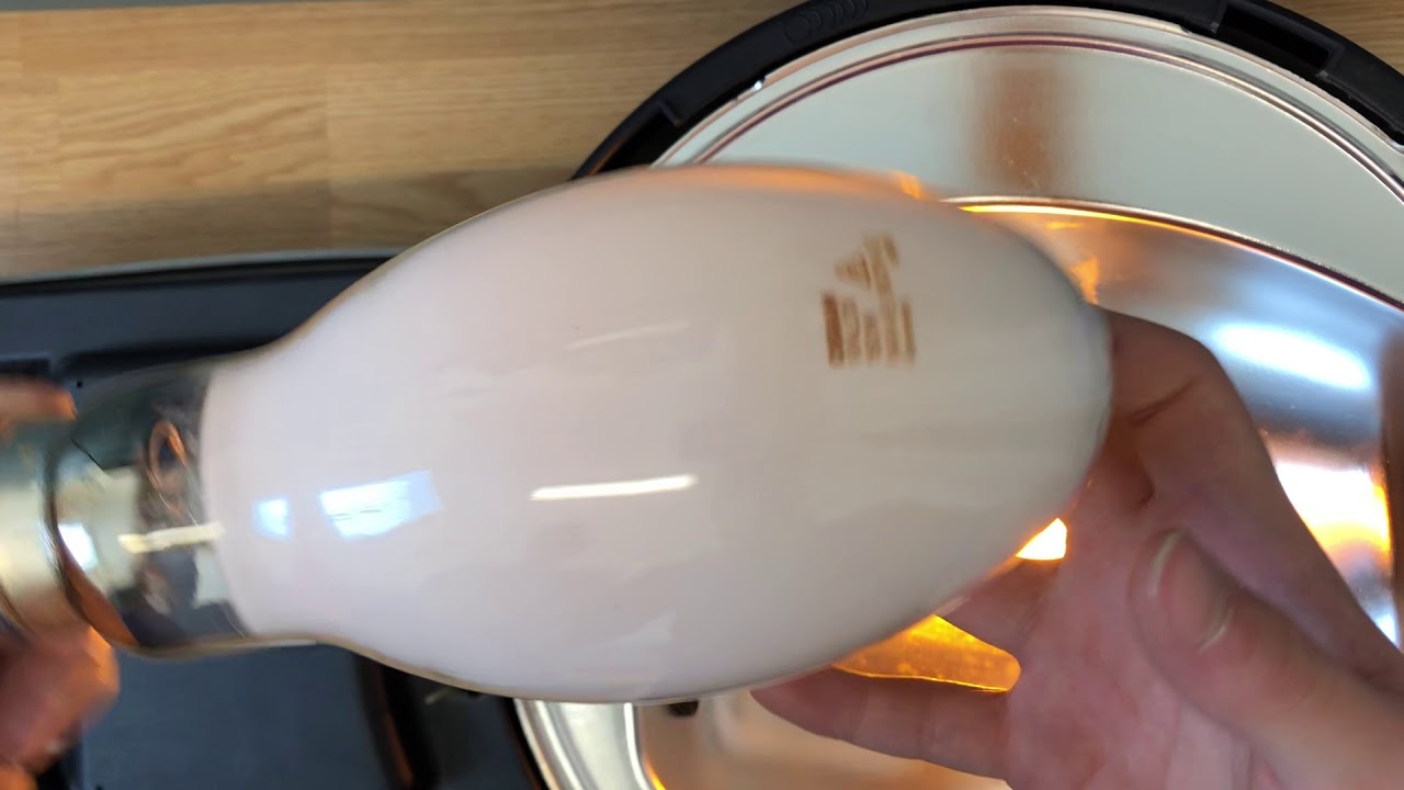 Présentation de 3 luminaires d’éclairage public que Loïc m’a prêté !