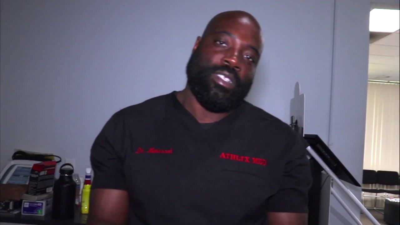 Sports Doctor Eliminates Knee Pain With Special Hands - Daily Dose w/ Doc Manasseh - VLOG 1
