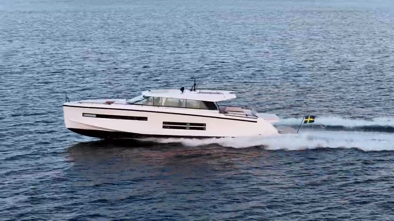 Delta 72 On the Sea