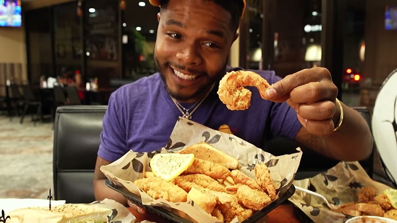 Houston’s Hottest Poboy Spot On A Latenight (Food Review)