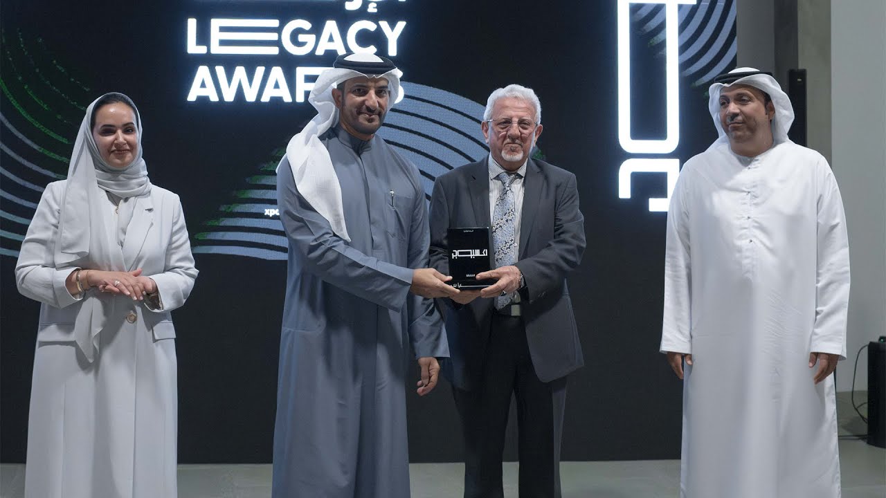 سلطان بن أحمد يشهد ختام 