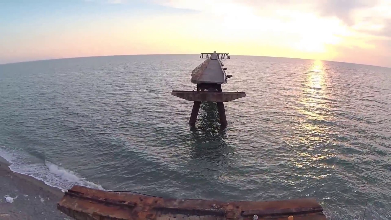 ECOMOSTRO CALABRIA - IL PONTILE dal drone