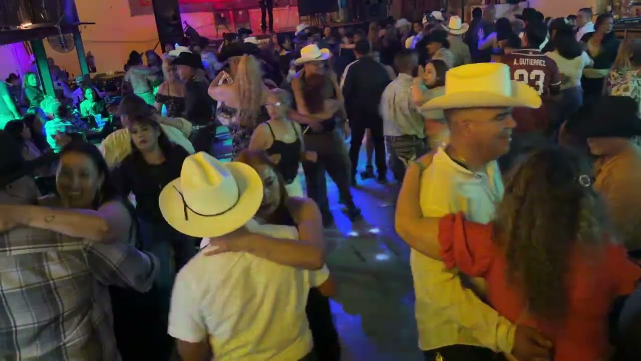 QUE BAILAZO DE DOMINGO !! 