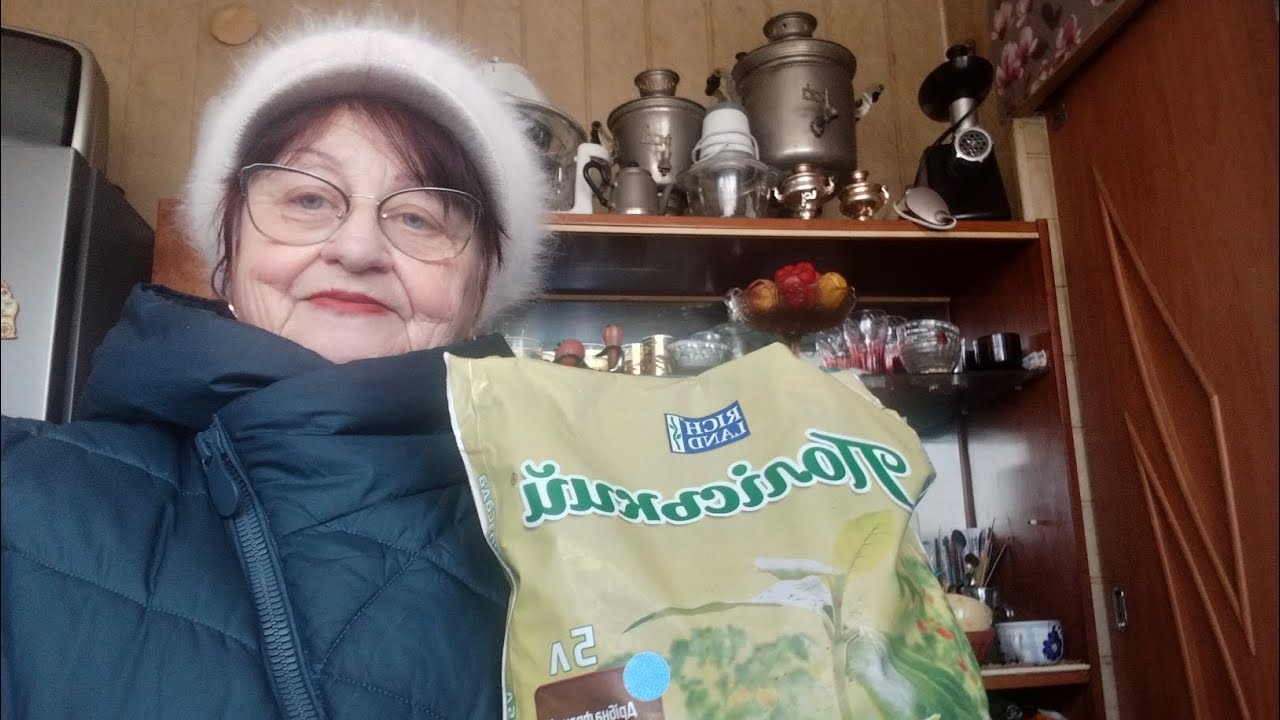 Корисний сніданок,вишивка продвигається,сма́чна перлова каша.