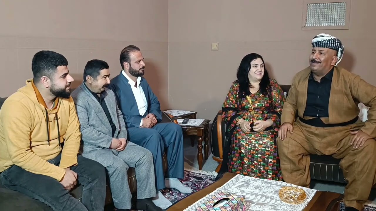 ساتێک لە خەم و خەندە