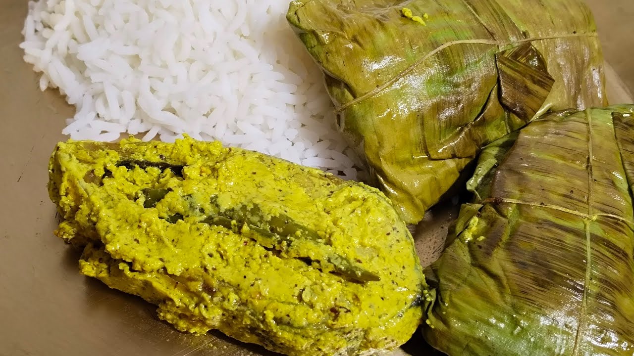 কলা পাতায় ইলিশ পাতুরি | Ilish Macher Paturi | Ripar Henshel 