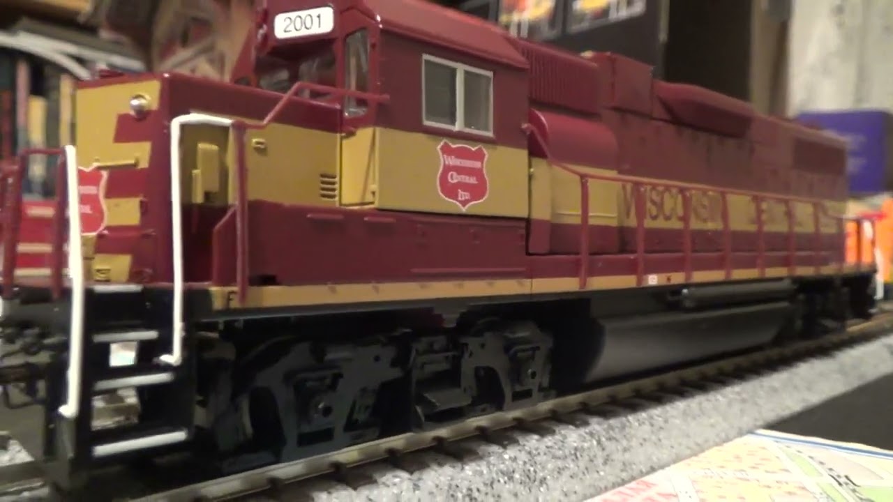 ASMR: Ho Scale model of GP38 Locomotive, electric motor sounds.