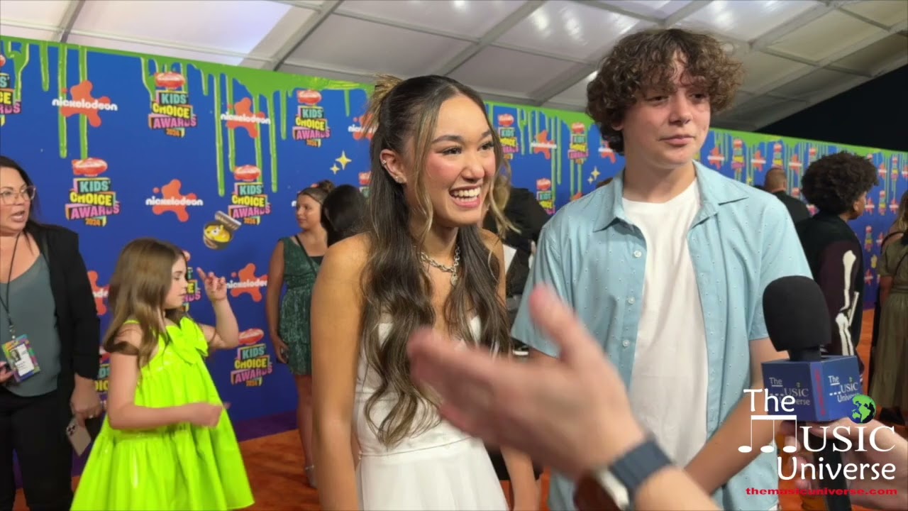 Ava Ro & Luca Diaz of Erin & Aaron on the 2024 Kids Choice Awards Orange Carpet