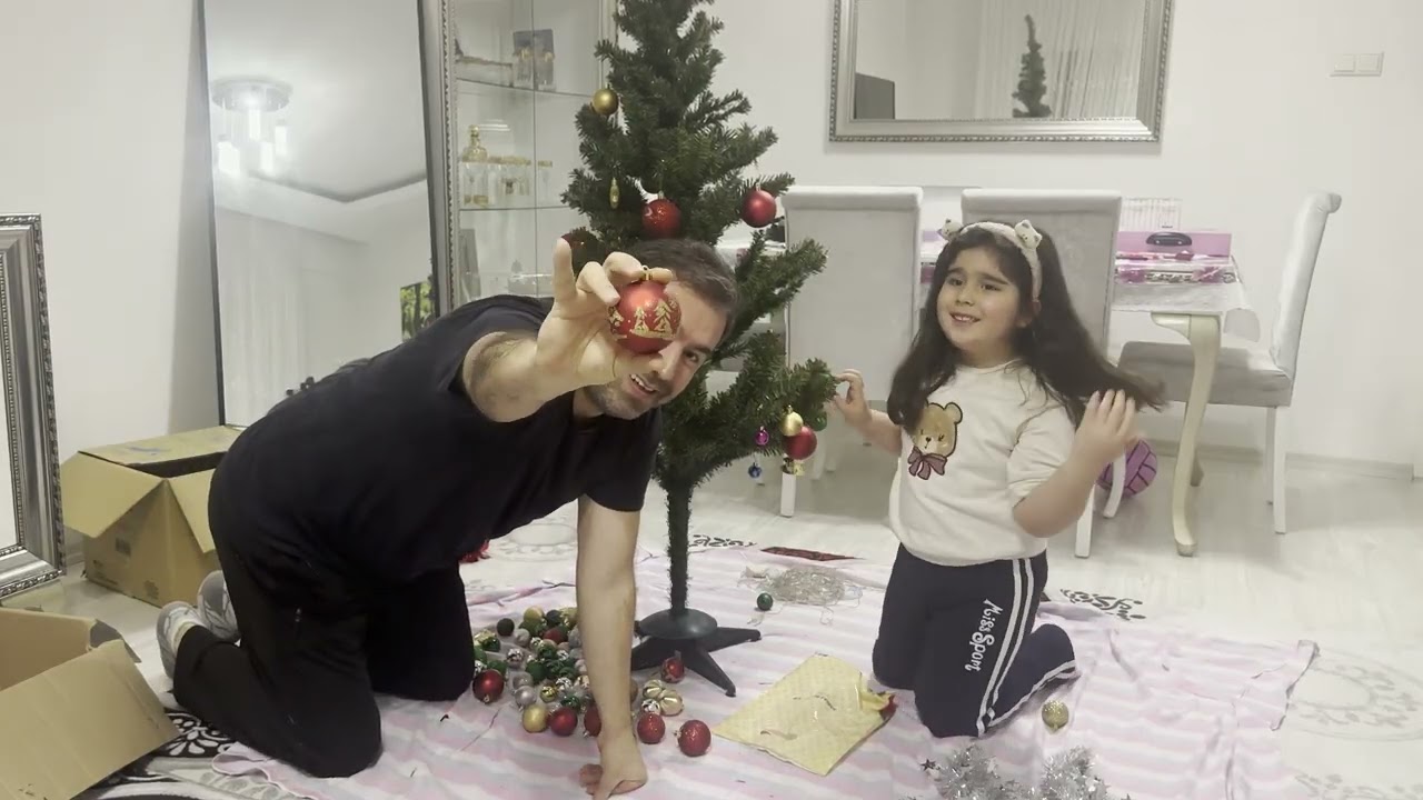İlk Yılbaşı Ağacımız 🎄 | Our First Christmas Tree 🎄