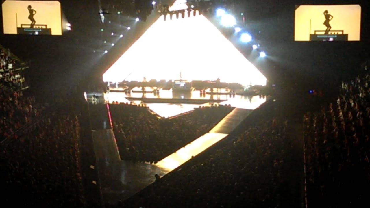 Katy Perry - Walking on Air (live Manchester)