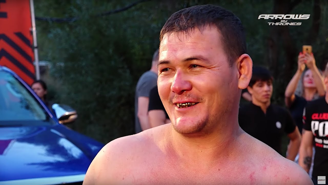 ЗОЛОТЫЙ ЗУБЫ со стройки против Крепкого Бородача !!!