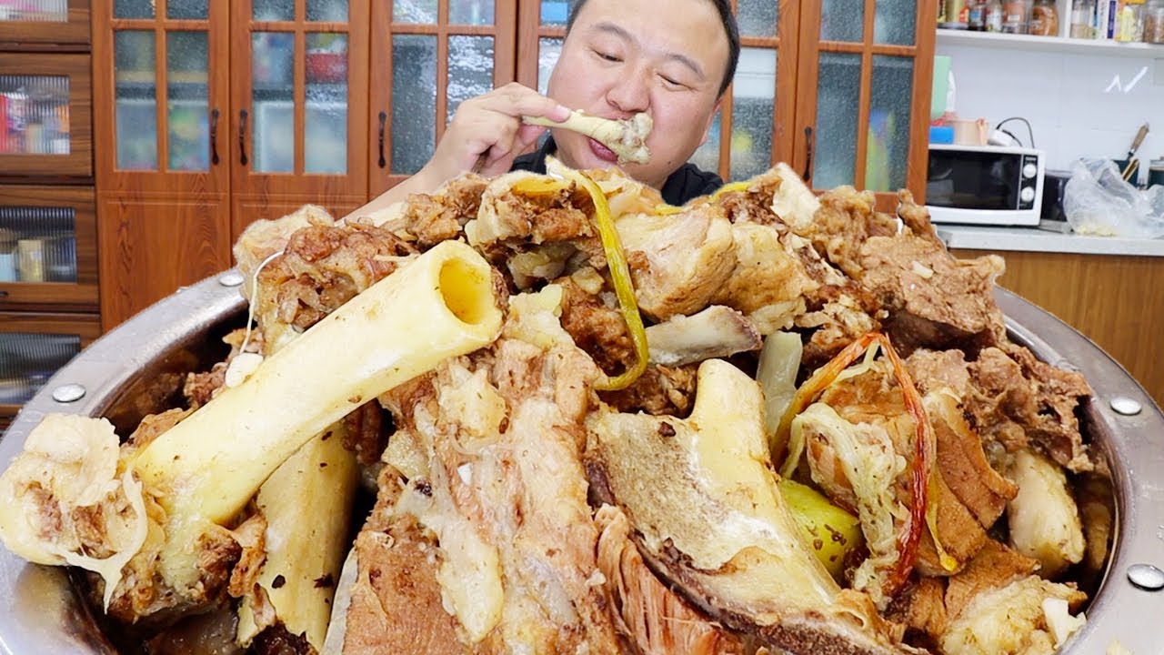 冰箱里有点羊肉边角料，阿强简单做个羊肉面，面质劲道肉质软嫩【cram阿强】