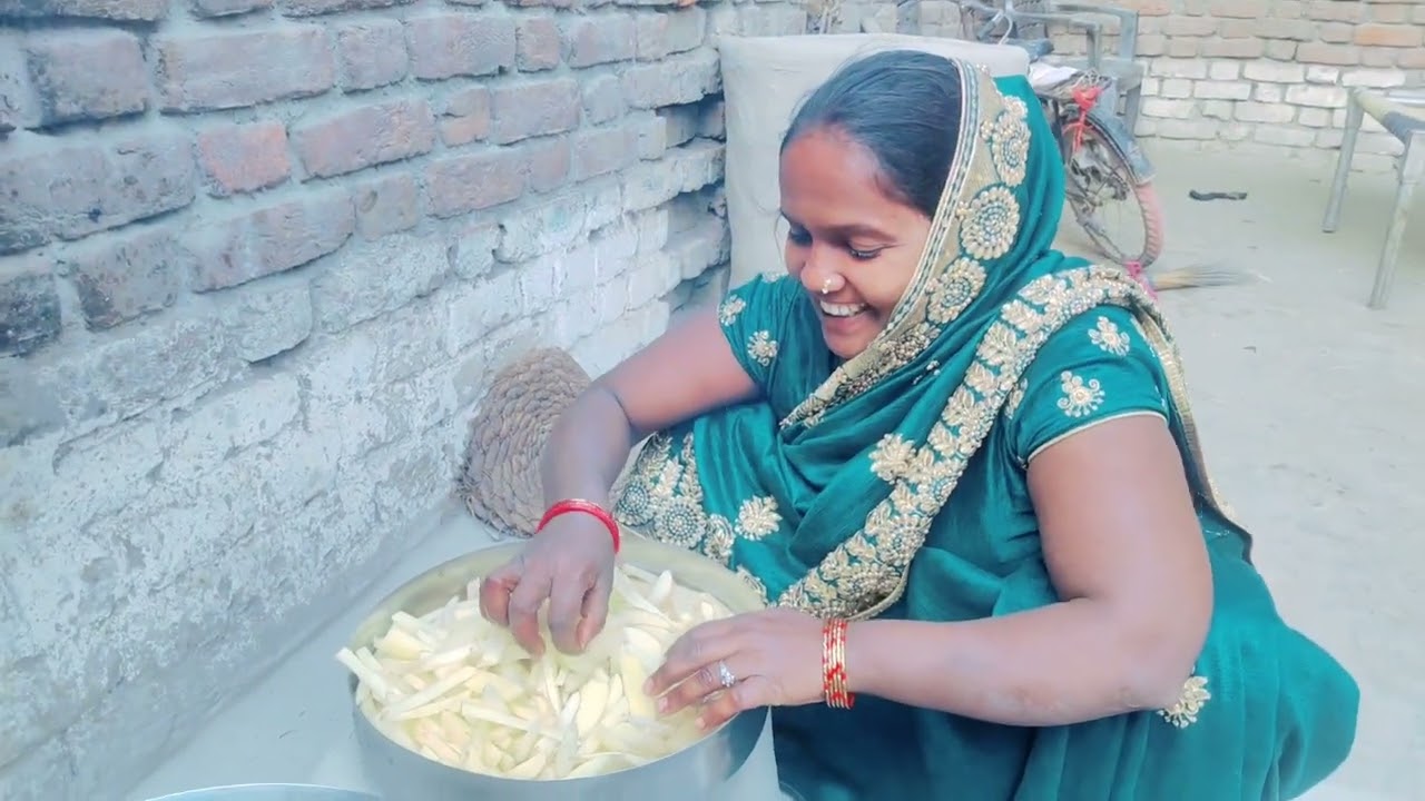 घर पर बनाए चिप्स। देशी स्टाइल में #sheelakashyaprasoivilogs #jahanabad khamriya 