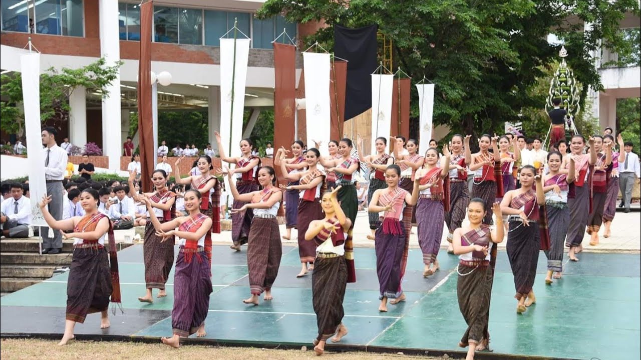 ฟ้อนบายศรีสู่ขวัญ | พิธีบายศรีสู่ขวัญน้องใหม่ รุ่นจามรี 12 ประจำปี 2562 | มหาวิทยาลัยมหาสารคาม