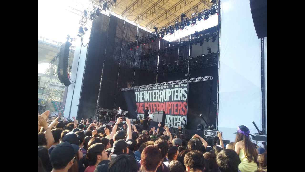 The Interrupters - A Friend Like Me (Live at Chile, 2017)