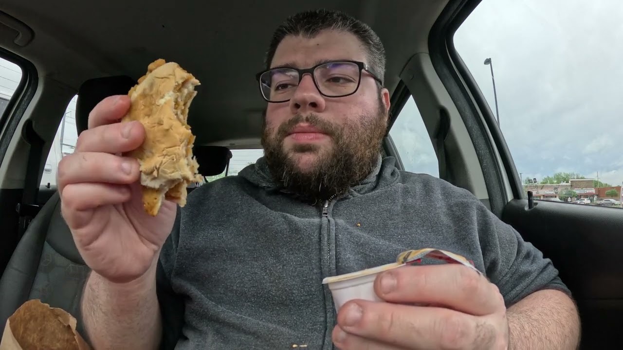 Deadcarpet Tries The Freddy's Spicy Chicken Sandwich