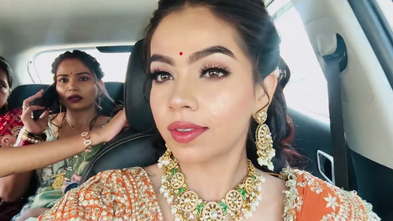 Engagement day की शुरुआत हुई glam के साथ! 💍✨Makeup और excitement on another level♥️