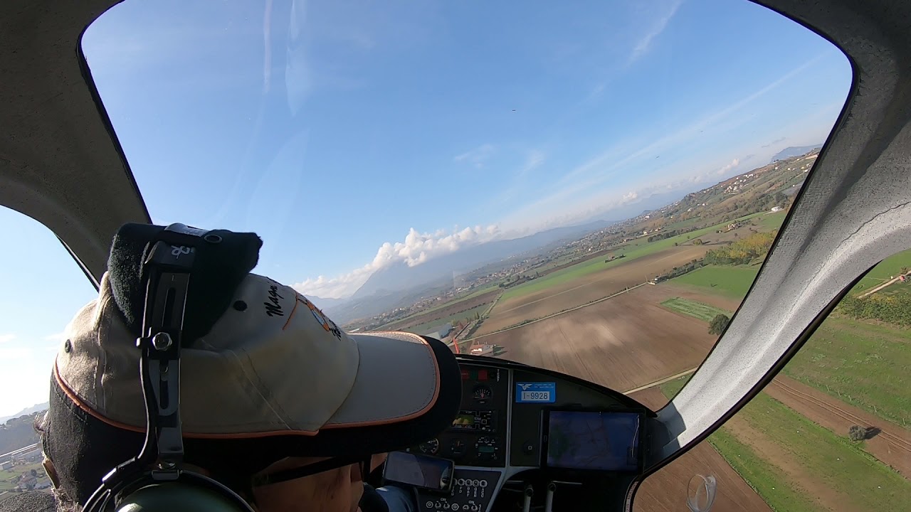 MAGNI M24:  DECOLLO DA AVIOCLUB VAL VIBRATA/S. MARIA