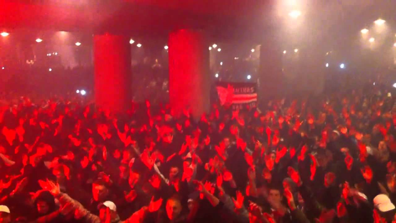 VAK410 - Ultras Ajax d'Amsterdam X ans ! Tambour à retenir !!