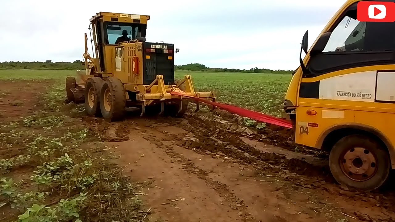Atoleiro liso demaaiis! Motoniveladora/patrola 120K (grader/niveleuse/motoconformadora)