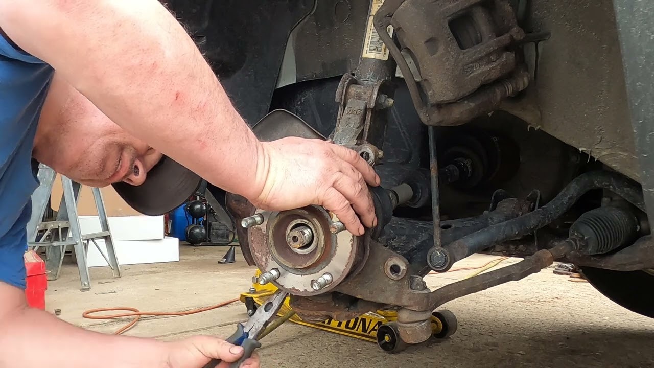Lower control arm replacement 2013 Kia Sorento Part 1