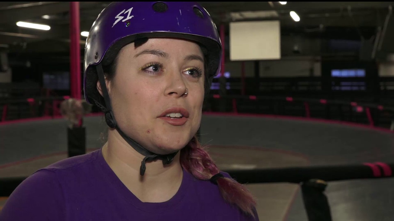 LA Derby Dolls on The Crowd Goes Wild - DISCOVER LA