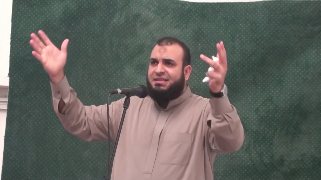 عمره 300 سنة وظل يبحث عن الحقيقة فوجدها بين كتفي النبي صلى الله عليه وسلم