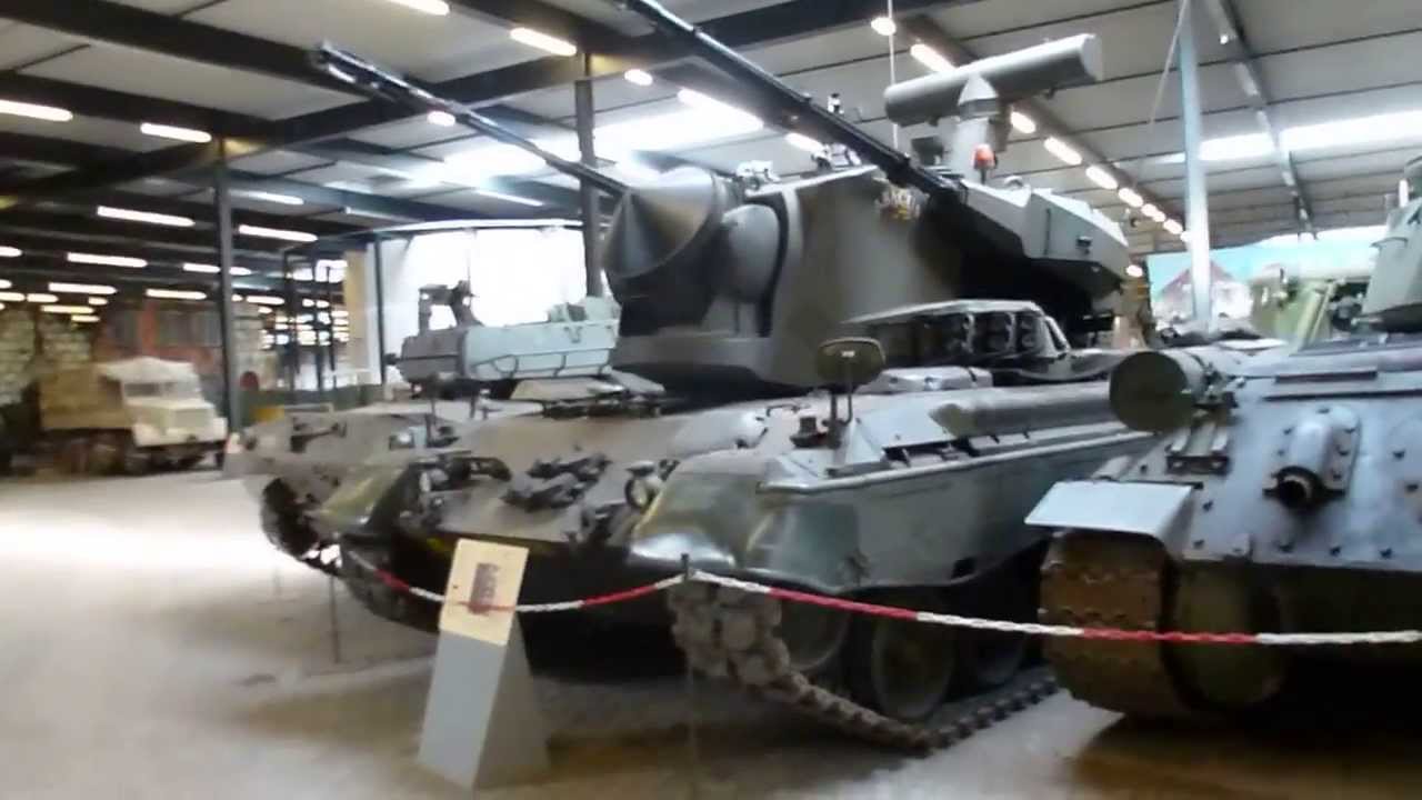 Gepard CA1 PRTL luchtdoelgeschut, Russische T34 tank en Patton M47 tank.