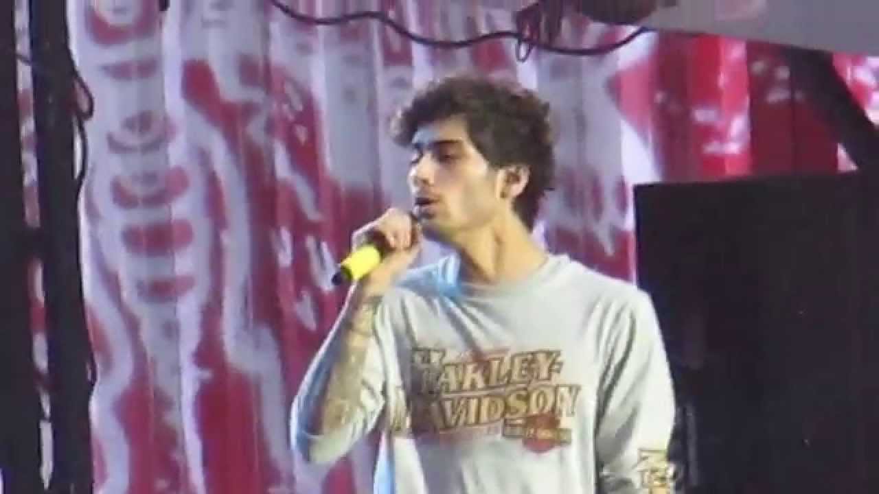 One Direction - Strong (Düsseldorf, Germany) HD