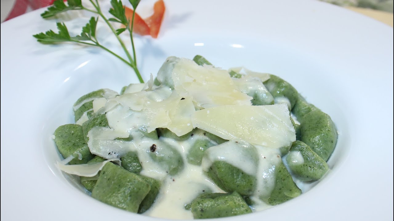 GNOCCHI VERDI RICETTA || COME FARE GLI GNOCCHI AGLI SPINACI