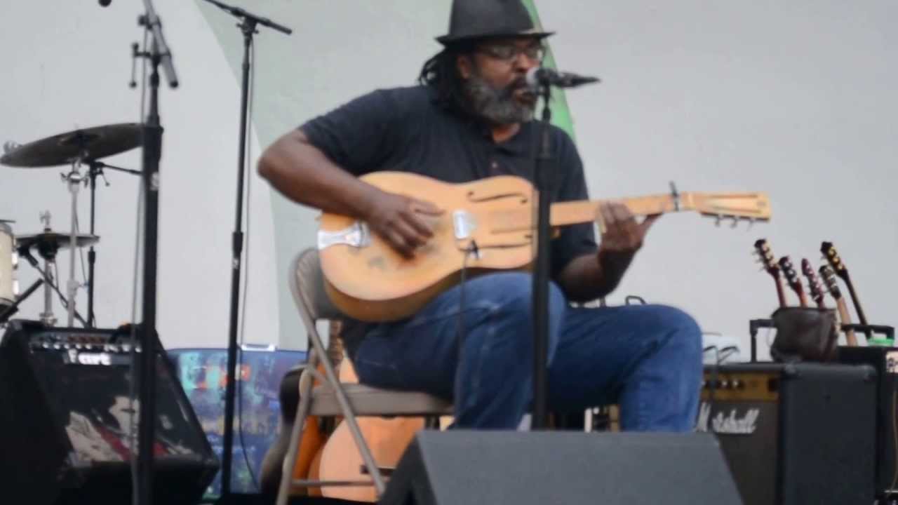 016 Alvin Youngblood Hart-Mama Don't Allow-Live at the @LevittShell