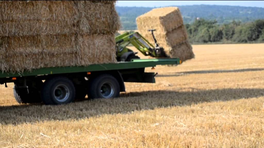 Claas Axos 340 SVOZ BALÍKŮ