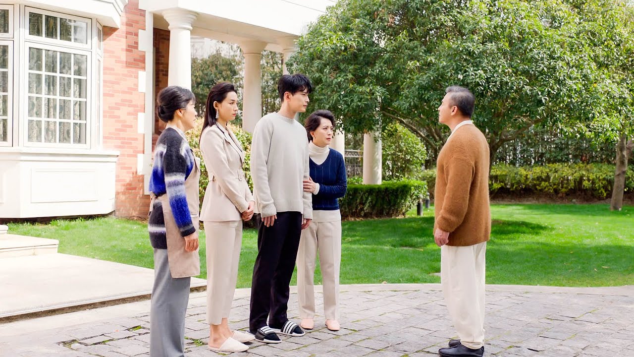 The husband lived with his mistress, and the wife's father got angry and came to teach him a lesson!