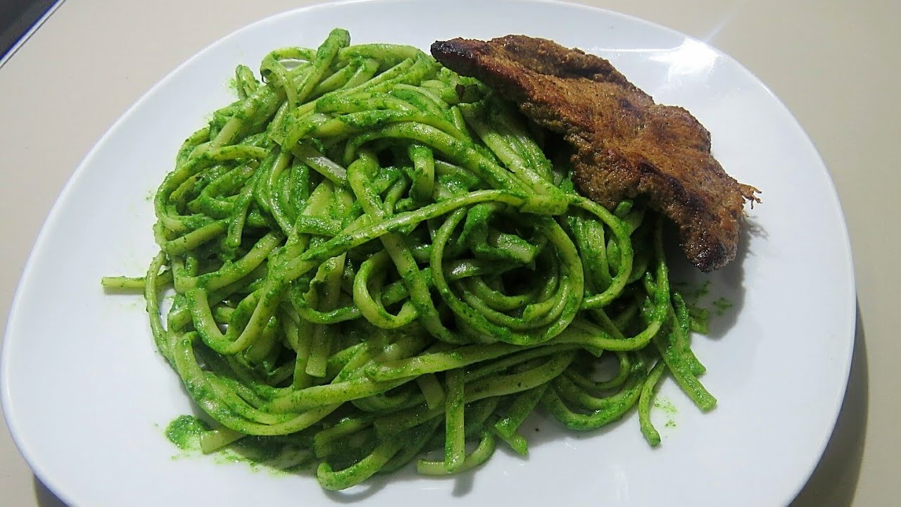 TALLARINES VERDES con bistec  Recetas Peruanas