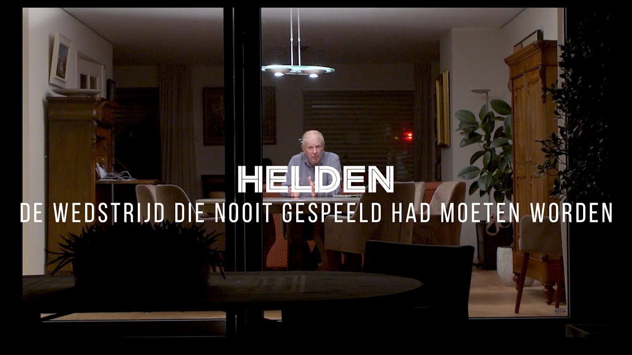 &lsquo;Ongelooflijk dat PSV m&oacute;est spelen na 9/11&rsquo; | Memoires van Frits Barend #1