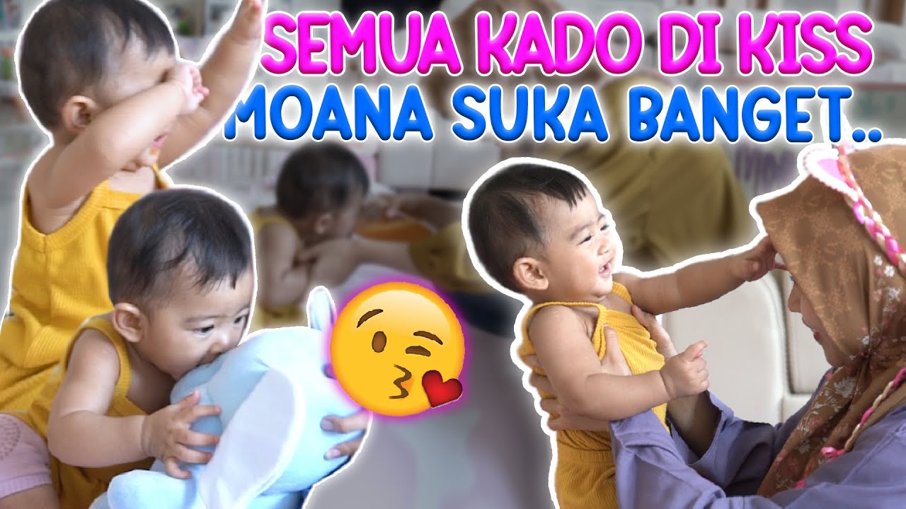 UNBOXING KADO MONIA.! Semua Kado di Kiss sama Moana, Gemesss..