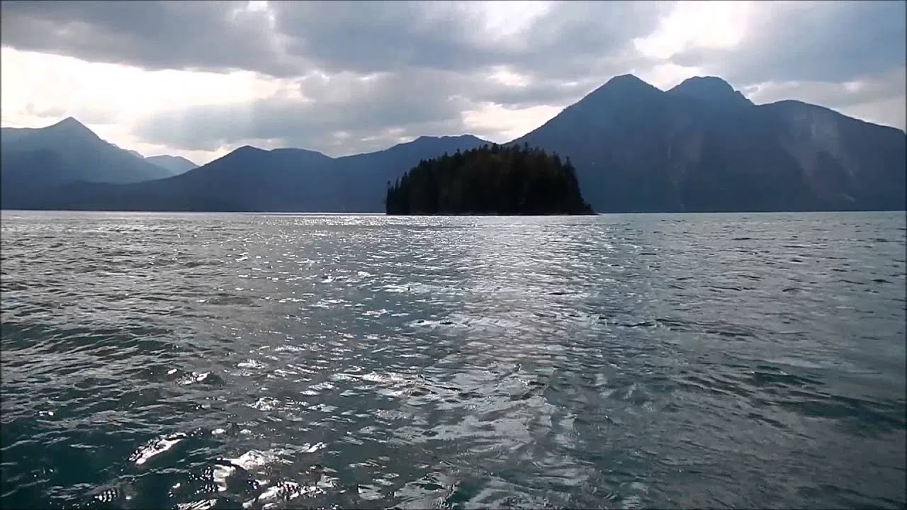 Weather wise - SUP Walchensee with Bushcraft Girl and Ally