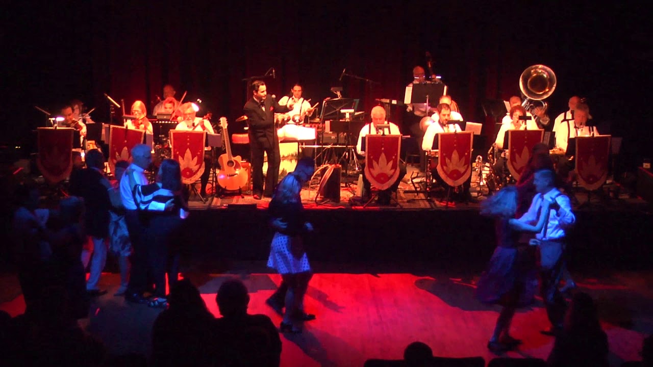 Doin' The Raccoon - The Singapore Slingers