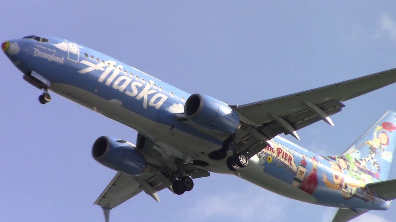 cross winds Plane Spotting Boston Logan Airport