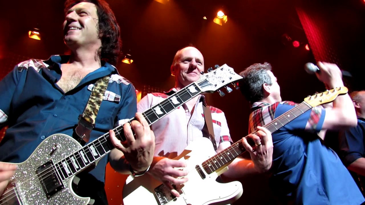 Les Mckeown's Bay City Rollers -  Swansea 2016 - Medley Of Songs