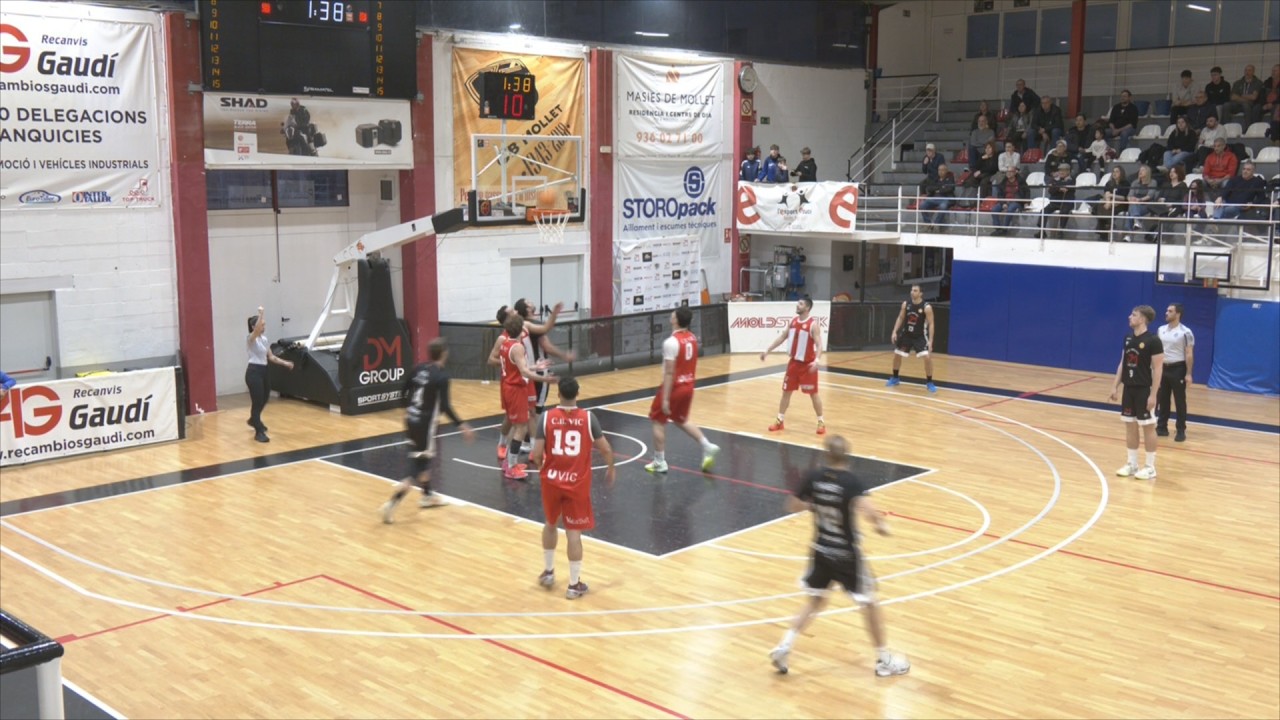 El DM Group Mollet s’imposa al CB Vic (80-69) i continua en la lluita per les fases d’ascens