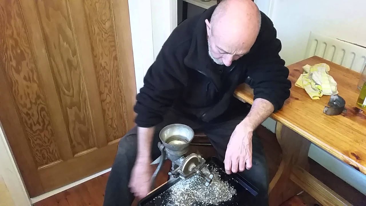 making buckwheat flour from seed video 1