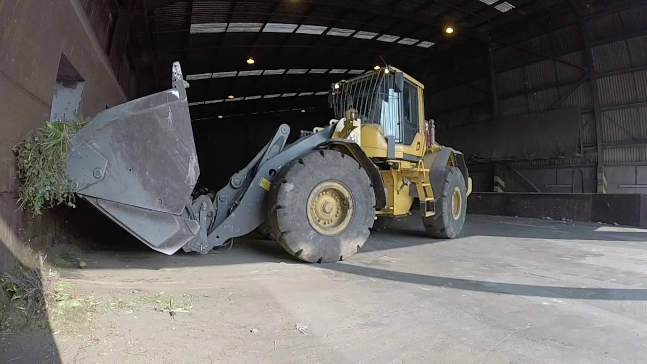 Transfer station - Volvo L120F Loading shovel