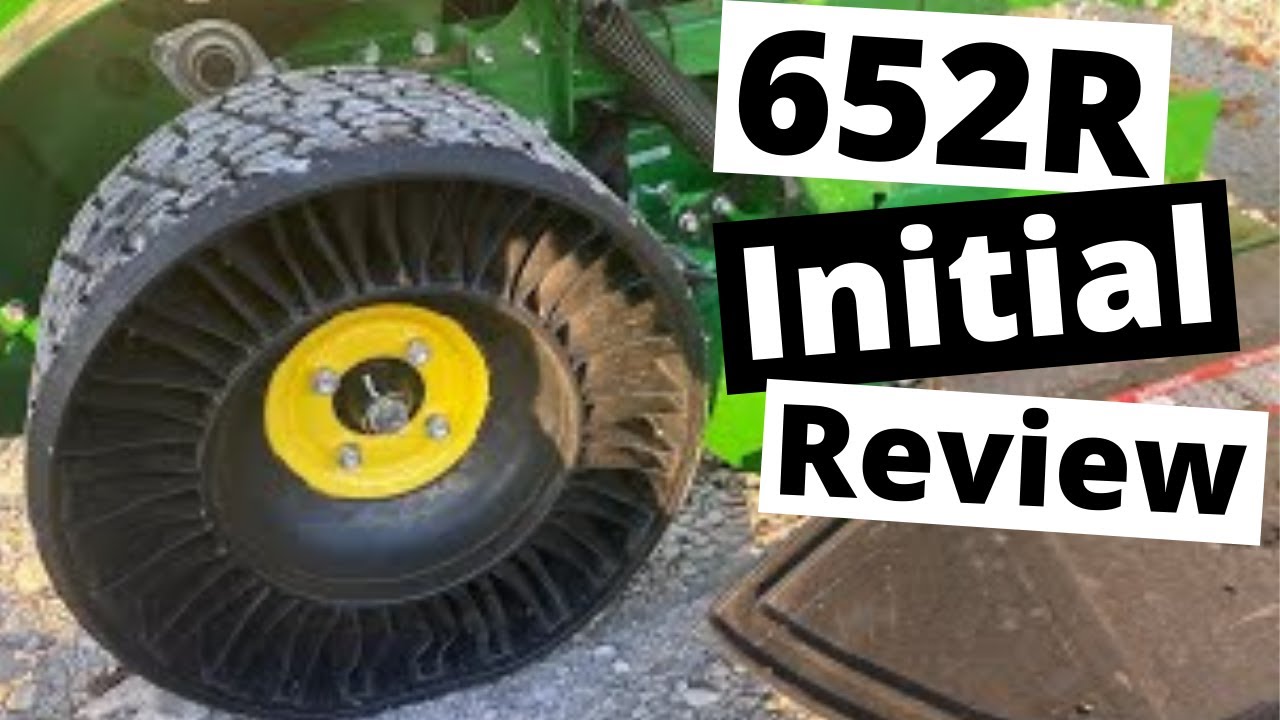 652R John Deere Stand on Mower With Tweels and Electronic Mulch on Demand -  Mowing Tall Grass