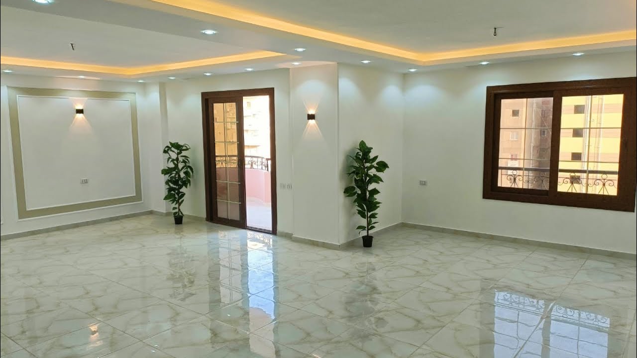 شقة للبيع 250 متر على الفرش والسكن مسجله شهر عقارى شارع رئيسى من مكرم عبيد