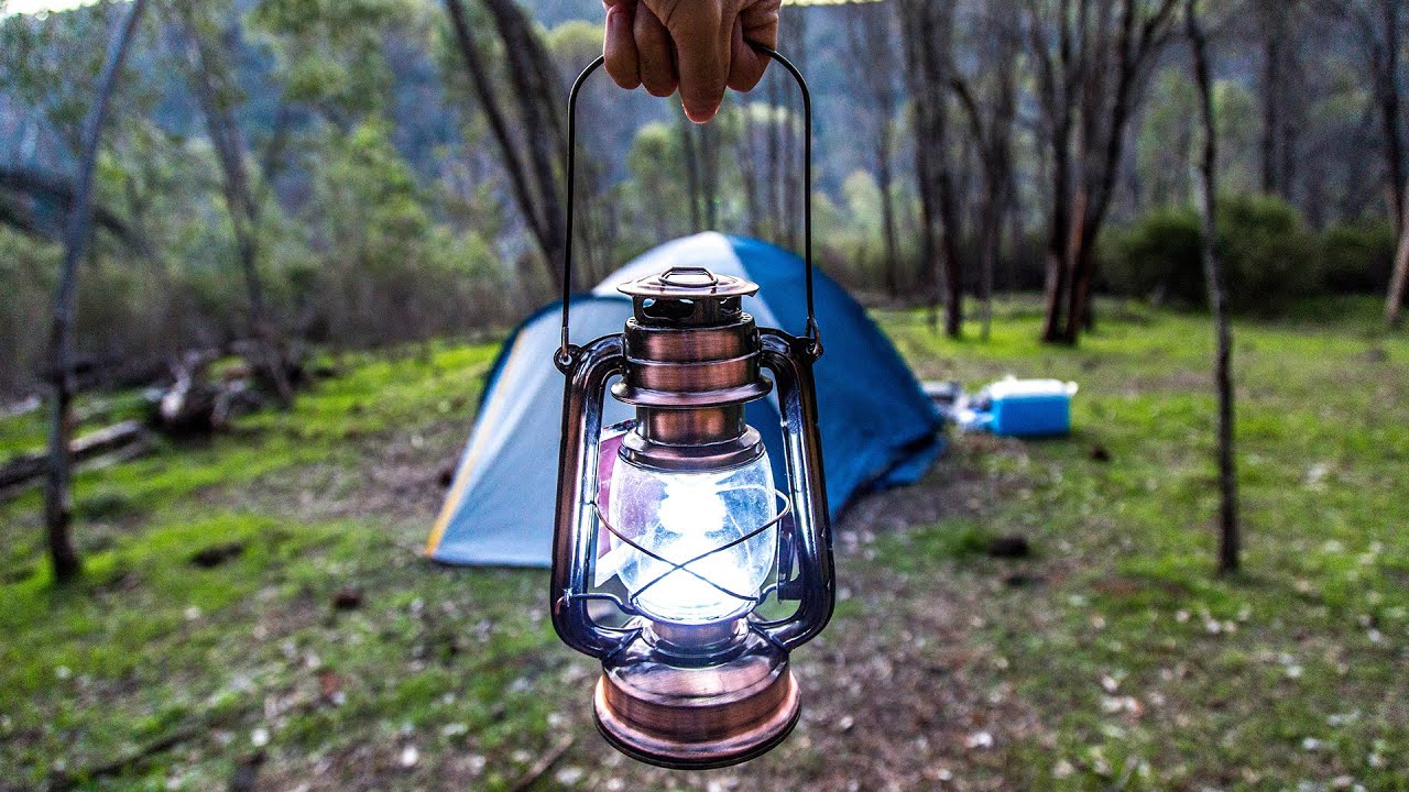 STRANDED IN THE AUSTRALIAN OUTBACK