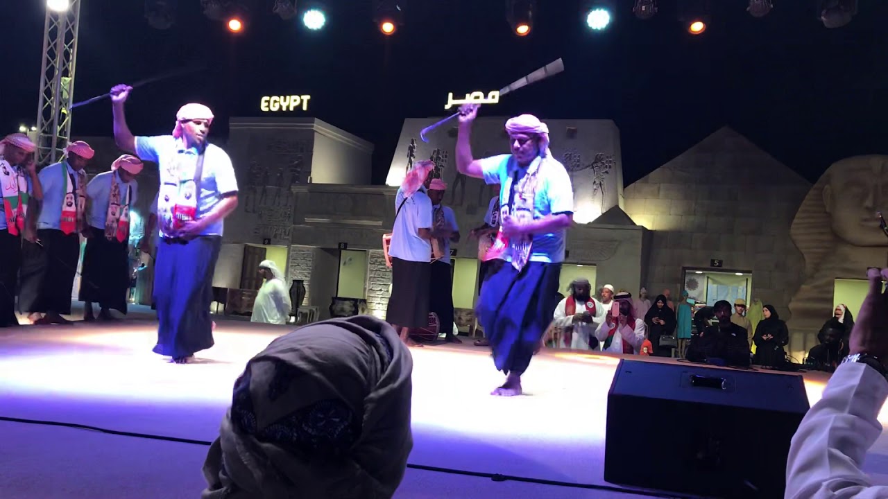 فرقة قلنسية  في مهرجان زايد للتراث