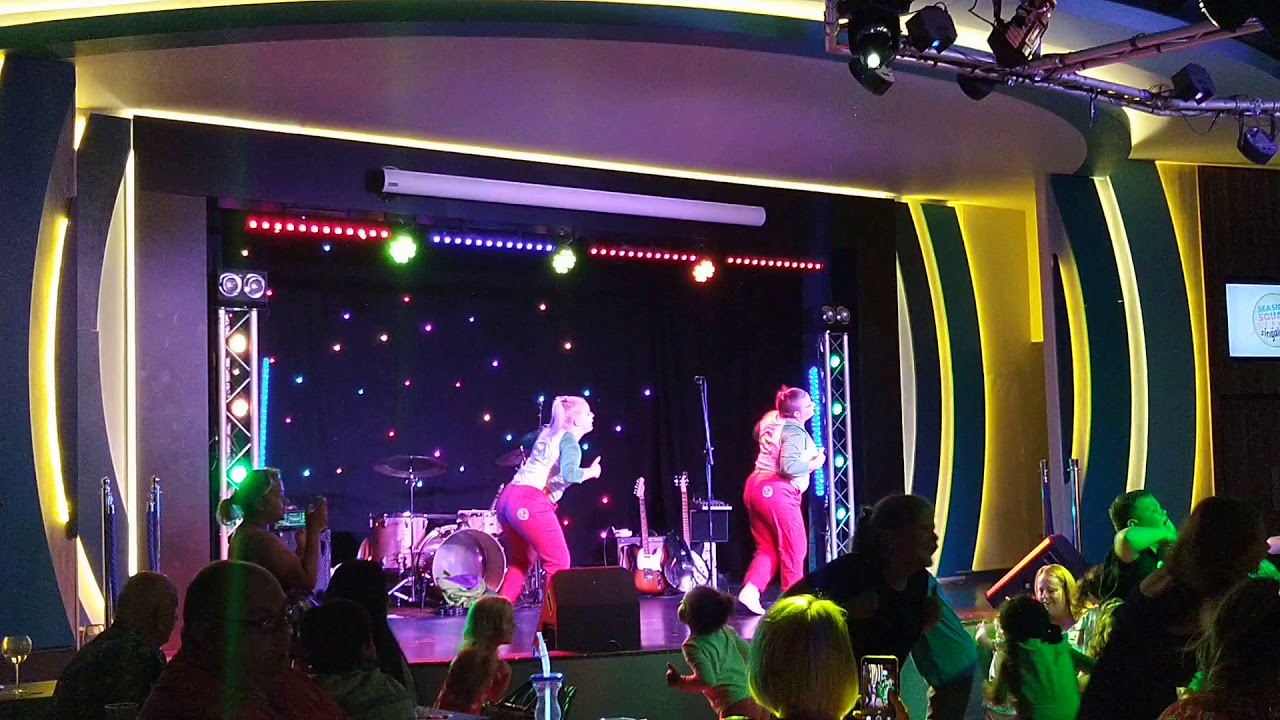 Chu Chu Wa Party Dance - Burnham On Sea Haven 2019