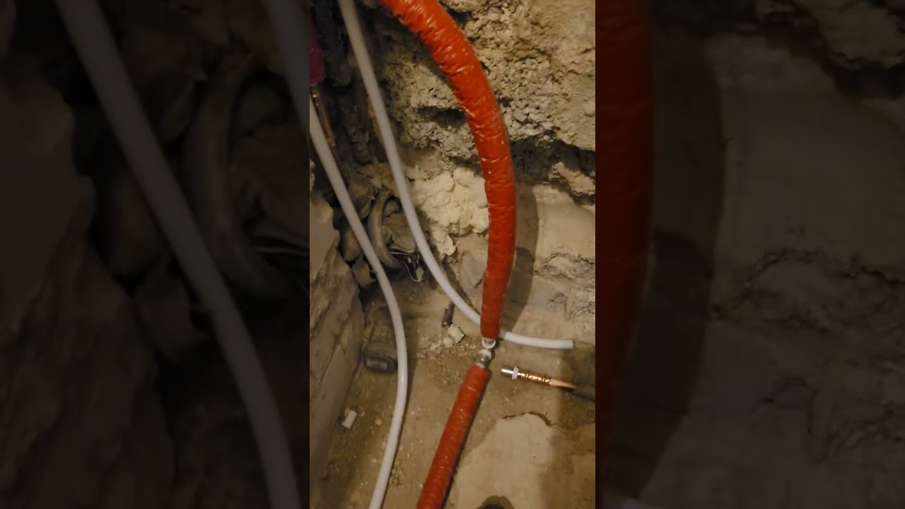 Neue Wasserleitung selber verlegt im eigenen Haus Übergang Kupfer 15mm auf Mehrverbundrohr 16