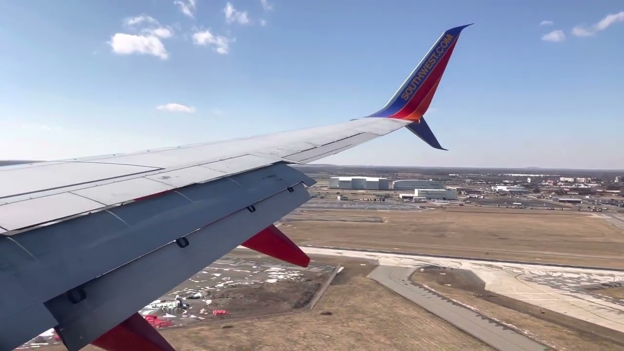 Southwest Boeing 737-700 Landing into Detroit (DTW)